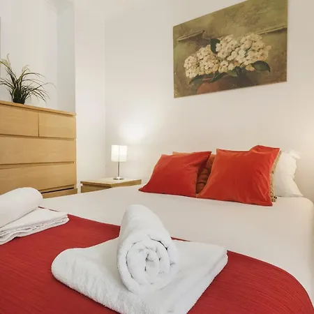 Lovely Bright Duplex By Hostwise